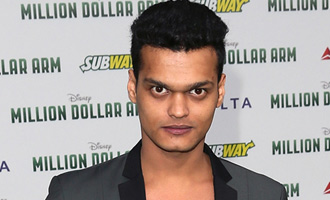 'Slumdog Millionaire' actor meets with car crash!
