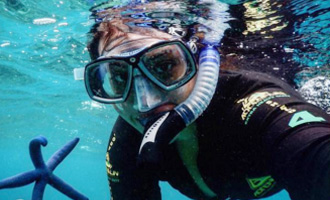 Selfie Time: Sonakshi Sinha enjoying scuba diving