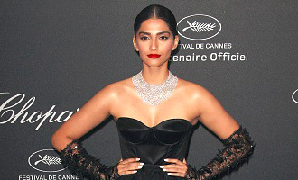 Sonam Kapoor dazzles in blue at Cannes