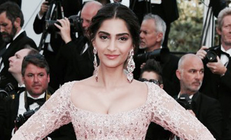 Sonam Kapoor praises Deepika Padukone for Cannes looks