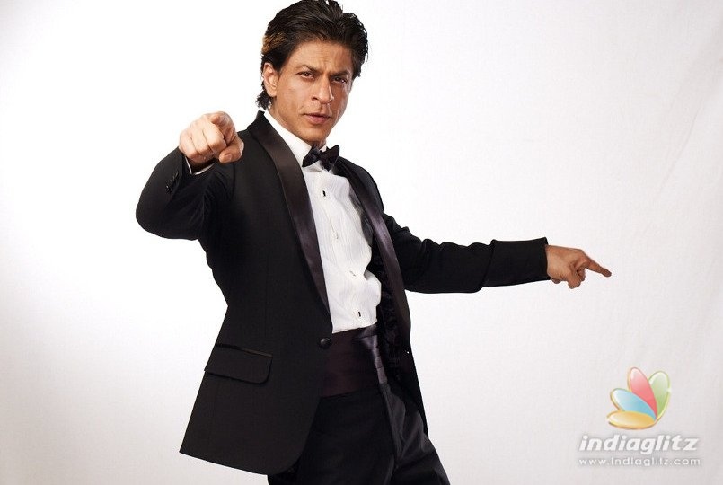 Watch Shah Rukh Khan’s Heart-Melting Gesture For A Fan!