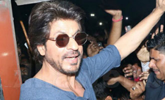 OH NO! Shah Rukh Khan attracts anger from BJP leader