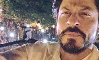 Birthday Boy! Shah Rukh Khan post selfie and video on big day