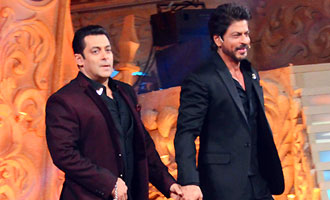 SRK & Salman Khan threw away script of Star Screen Awards 2016