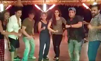 SRK's 'Dilwale' Gang Cheers Salman Khan's 'PRPD' Team