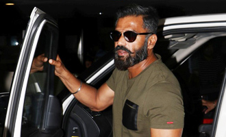 Suniel Shetty Spotted at Airport