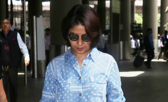 Sunidhi Chauhan Spotted at Airport