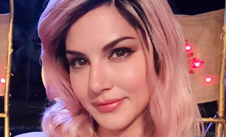 Sunny Leone changes her hair colour! Look Here
