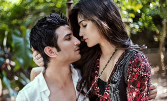 Kriti Sanon & Sushant Singh Rajput look very much in love