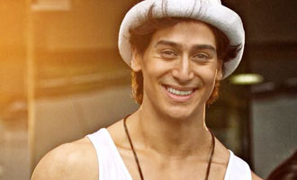 Tiger Shroff sets record in matters of fan clubs! HOW?