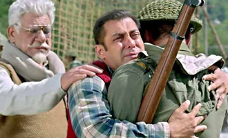 Salman Khan's 'Tubelight' shines lowest in opening weekend
