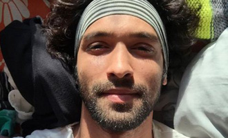 OMG! Vikrant Massey avoided taking bath for a month!