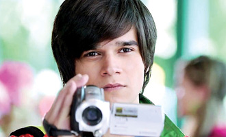Vivaan Shah debuts as director for a theatre play