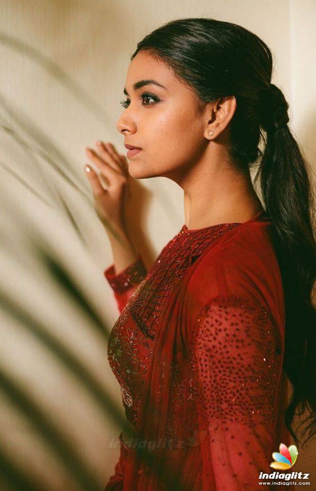 Keerthy Suresh Photos - Malayalam Actress photos, images, gallery ...
