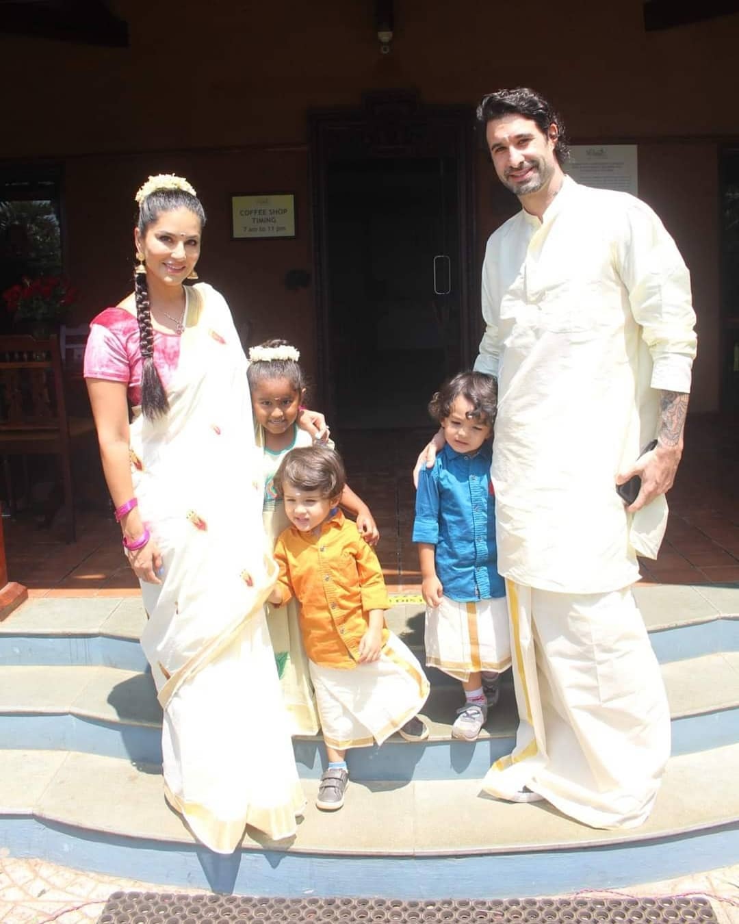 sunny leone Kerala dress