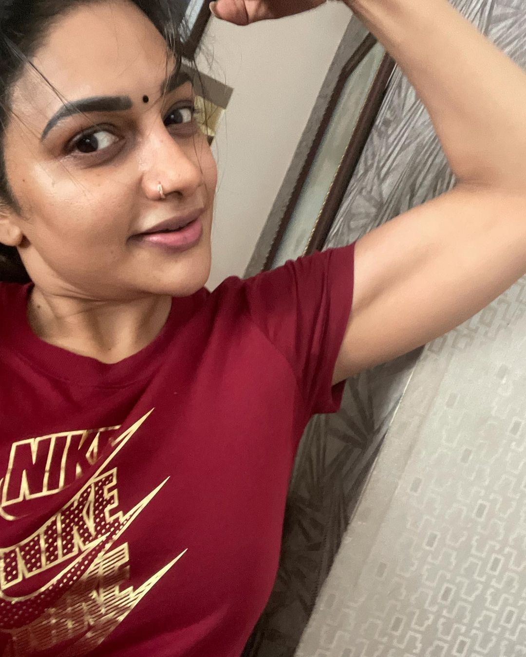 Rimi Tomy Naked Video - Viral Pics: Singer-actress Rimi Tomy flaunts her muscles! - Malayalam News  - IndiaGlitz.com