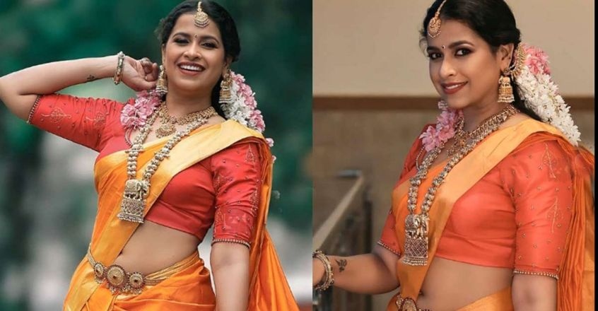 actress saree pics