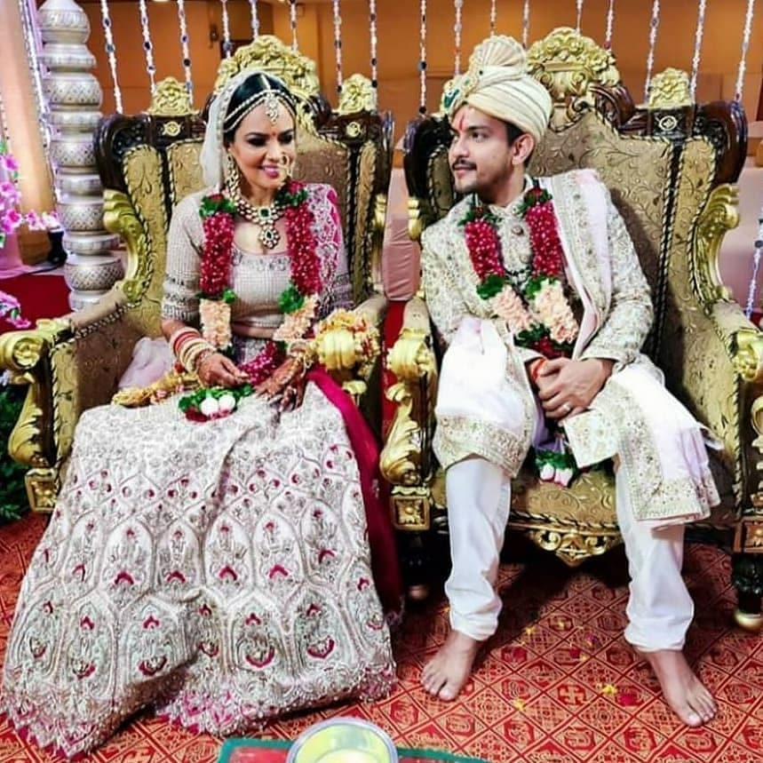 Udit Narayan S Son Enters Wedlock Pics Go Viral Malayalam News Indiaglitz Com
