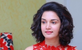 Manju Warrier Xxx Clips - This Mollywood film to remade in 3 languages - Malayalam News -  IndiaGlitz.com