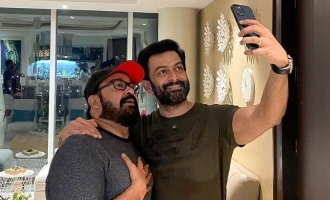 VIRAL: Prithviraj posts a candid picture with Mohanlal