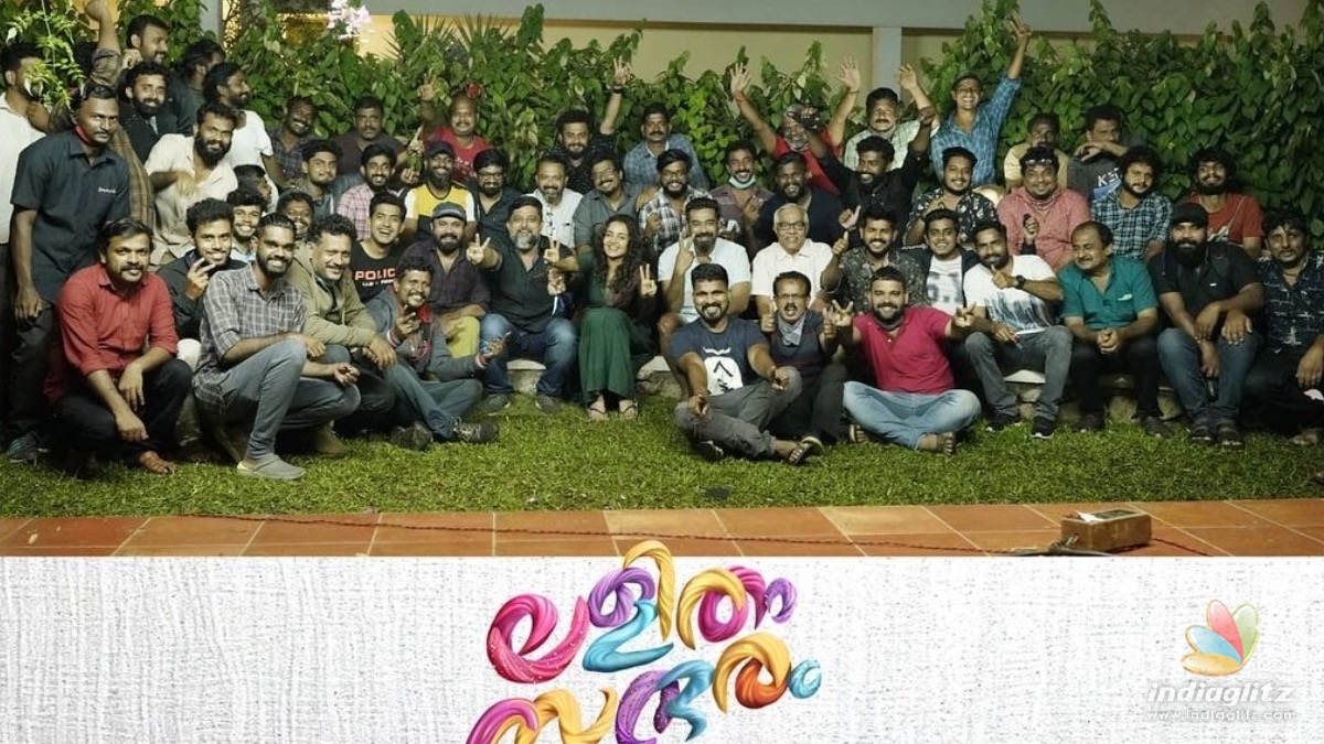  Manju Warrier shares a happy picture from the sets of Lalitham Sundaram 