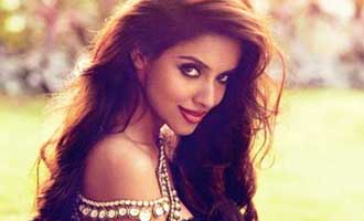 Asin back to tinsel town