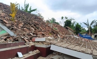 Earthquake in Indonesia kills at least 50