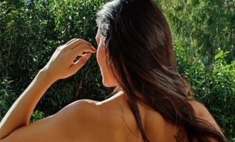 Esha Gupta goes topless for photoshoot