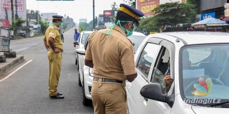 Tamil Nadu Police stops Keralites to return to their hometown