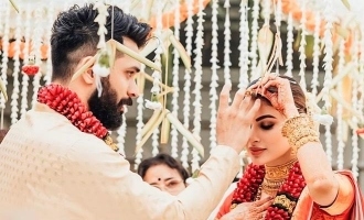 Actress Mouni Roy marries Suraj Nambiar, Pics go Viral