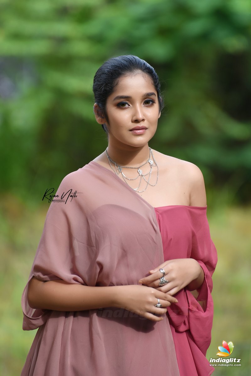 Anikha Photos - Malayalam Actress photos, images, gallery ...