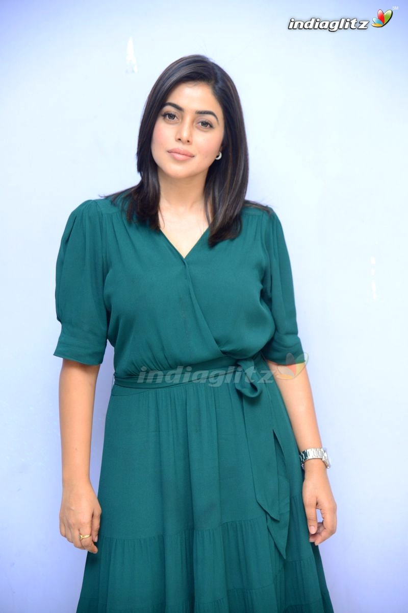 Poorna Photos Tamil Actress Photos Images Gallery Stills And Clips 