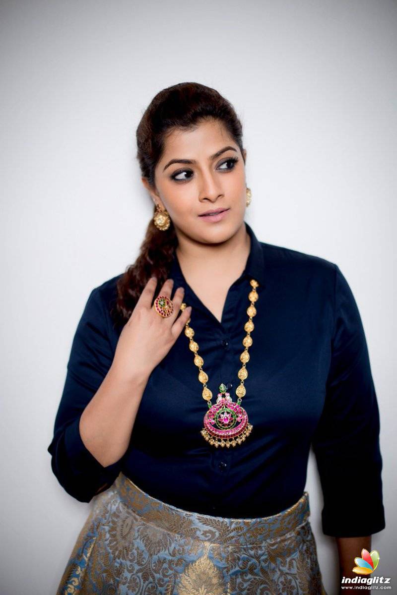 Varalaxmi Photos Tamil Actress Photos Images Gallery Stills And Clips Indiaglitz Com