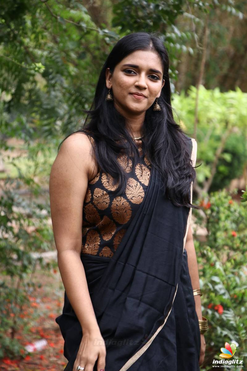 vasundhara tamil actress photos