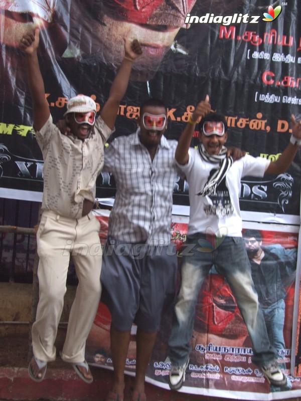Fans Celebrate KANTHASWAMY