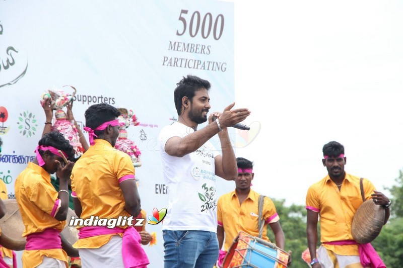 Actor Aari at Naanum Oru Vivasaiee Event