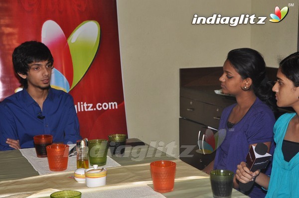Anirudh Interacts With Fans - IG V Day Special