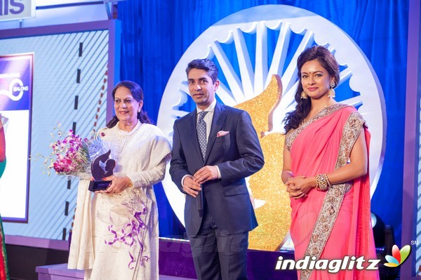 Naturals Salon felicitates mothers of illustrious Indian achievers