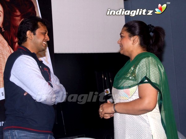 Kushboo Releases 'Azhagana Ponnuthan' Audio