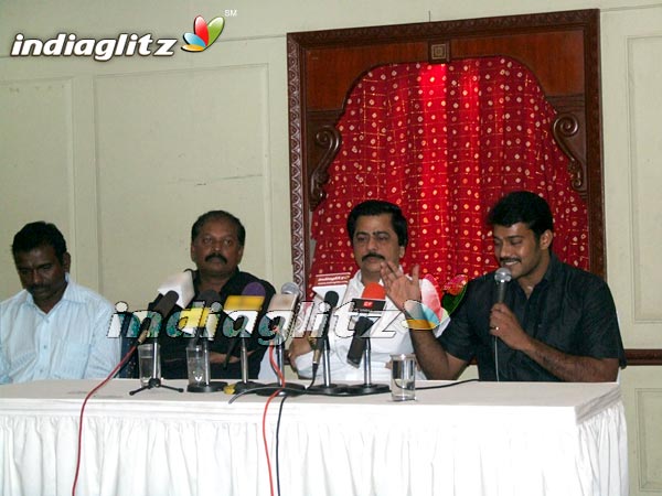'Manjal Veyyil' Press Meet