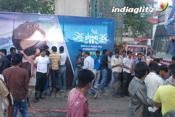 Ajith Fans Celebrate Billa 2 Release In Theatres