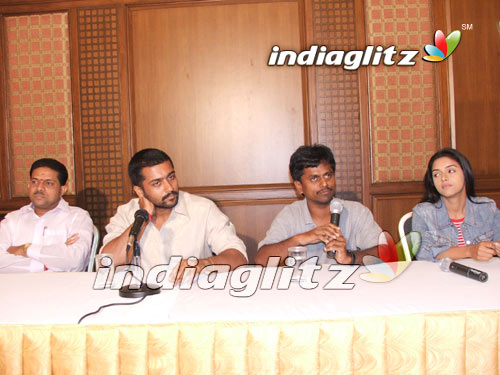 'Ghajini' Press Meet