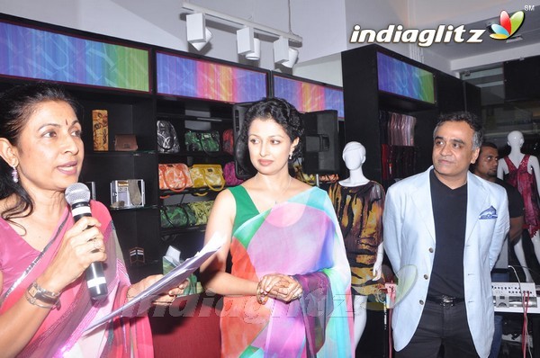 Gouthami Unveils Satya Paul's Showroom