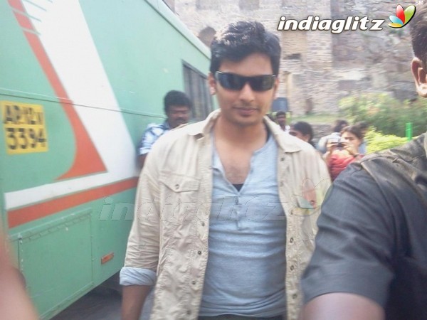Jiiva With Fans