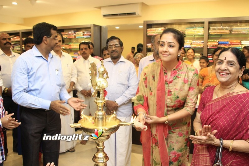 Jyothika Launches Shringaram Boutique at CIT Nagar Mylapore