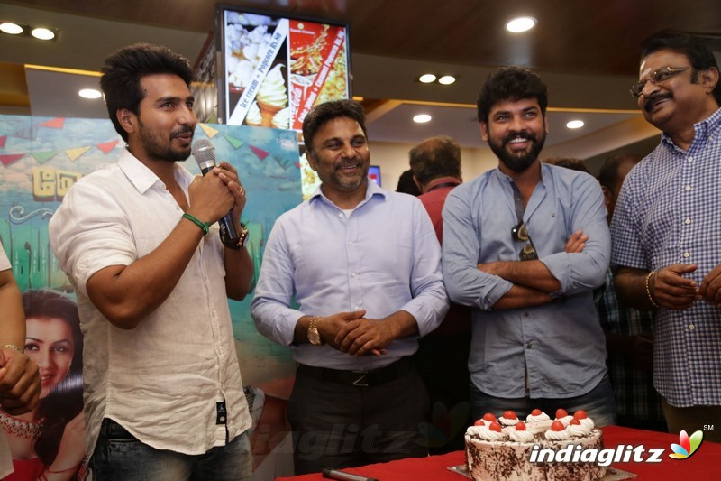 Kamala Cinemas Felicitating 'Velaina Vanthuta Vellaikaran' Team