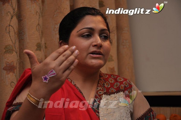 Kushboo Meets The Press After Court's Verdict