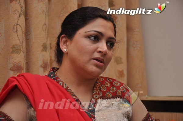 Kushboo Meets The Press After Court's Verdict