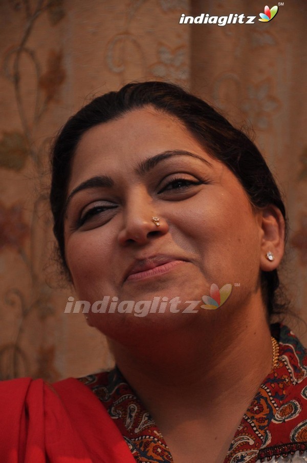 Kushboo Meets The Press After Court's Verdict