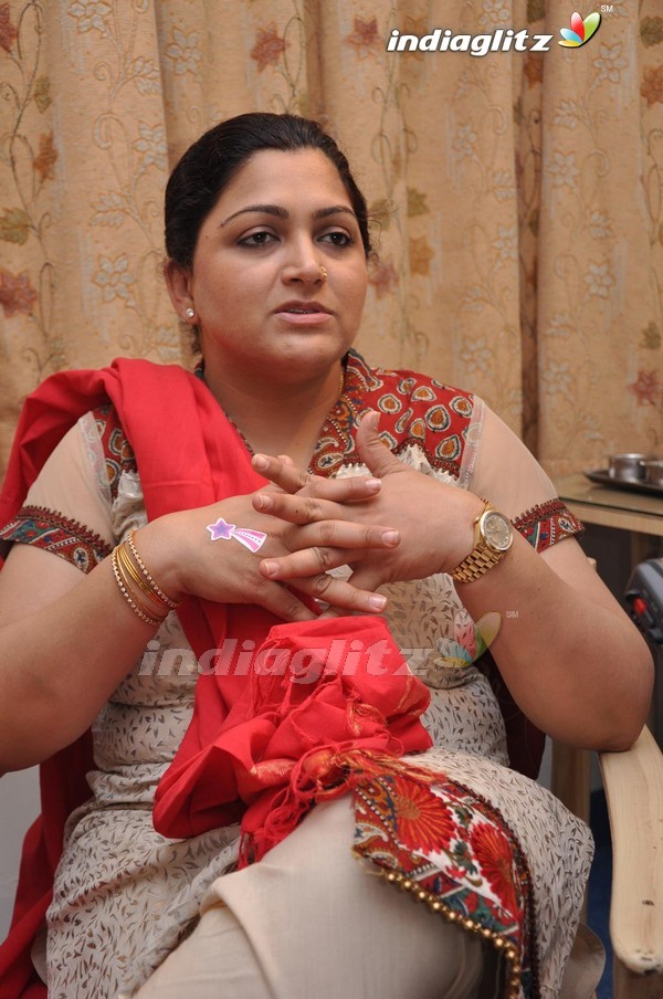 Kushboo Meets The Press After Court's Verdict